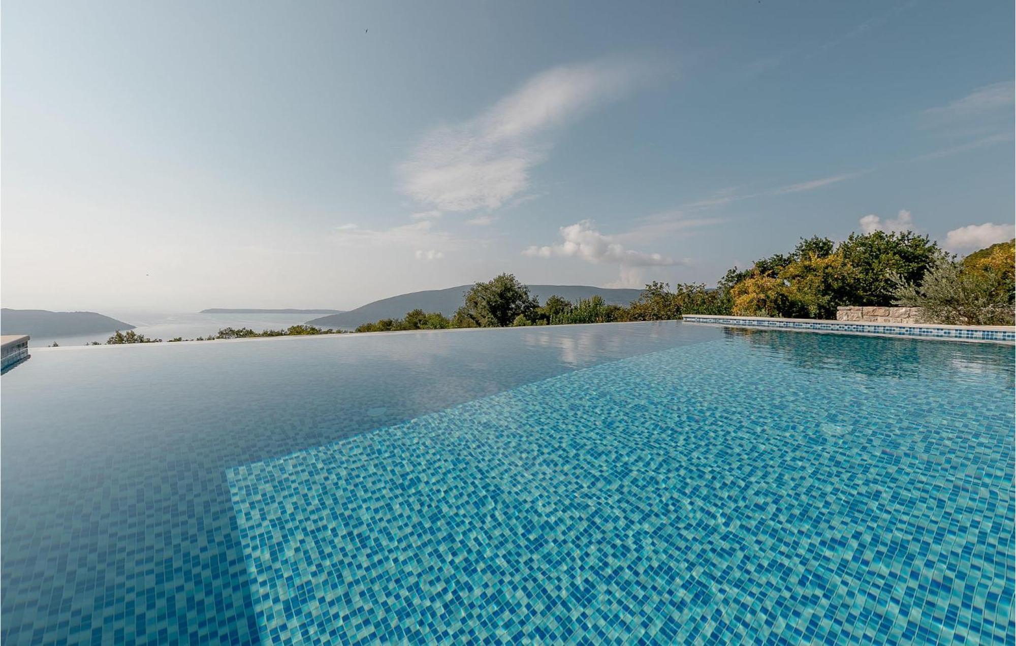 Amazing Home In Herceg Novi With House Sea View Εξωτερικό φωτογραφία