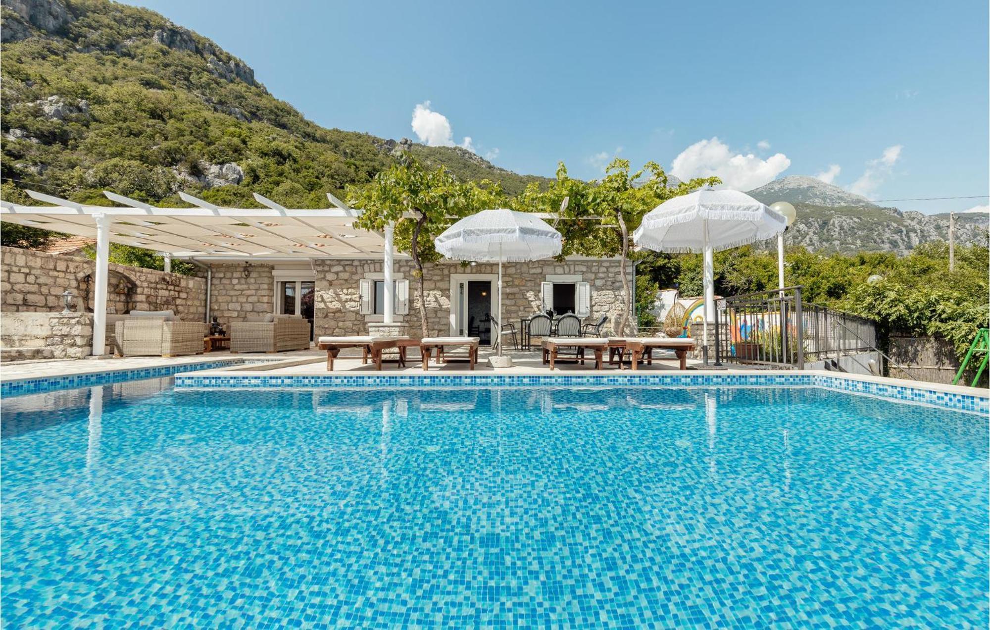 Amazing Home In Herceg Novi With House Sea View Εξωτερικό φωτογραφία