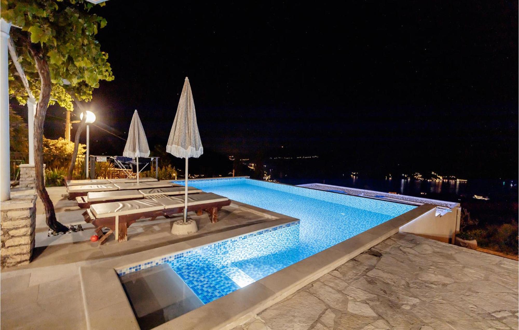Amazing Home In Herceg Novi With House Sea View Εξωτερικό φωτογραφία