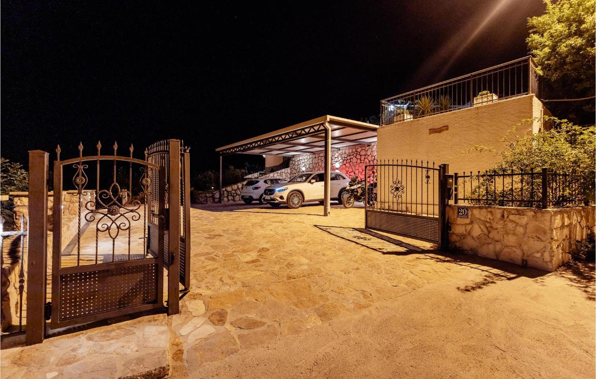 Amazing Home In Herceg Novi With House Sea View Εξωτερικό φωτογραφία
