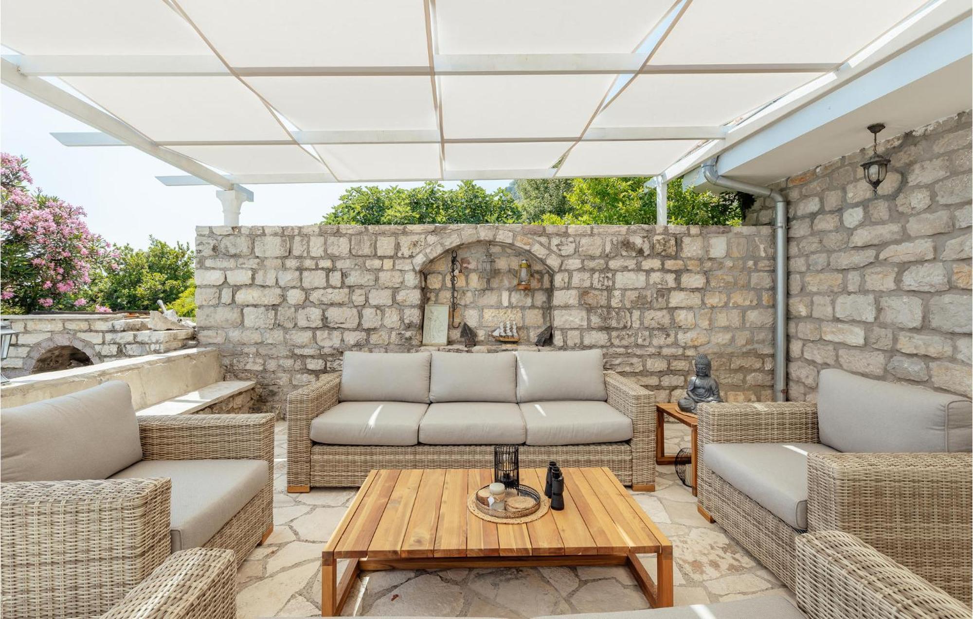 Amazing Home In Herceg Novi With House Sea View Εξωτερικό φωτογραφία